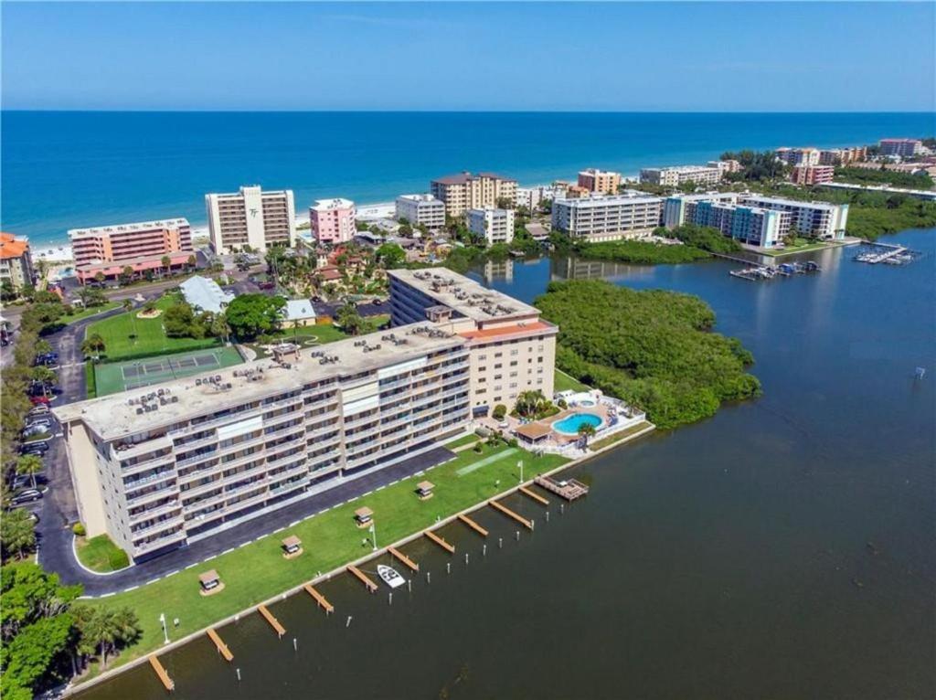 Bayshore Yatch Tennis Condo 2Br 3 Beds, Walking Distance To Beautiful Quite Beach Клиъруотър Бийч Екстериор снимка